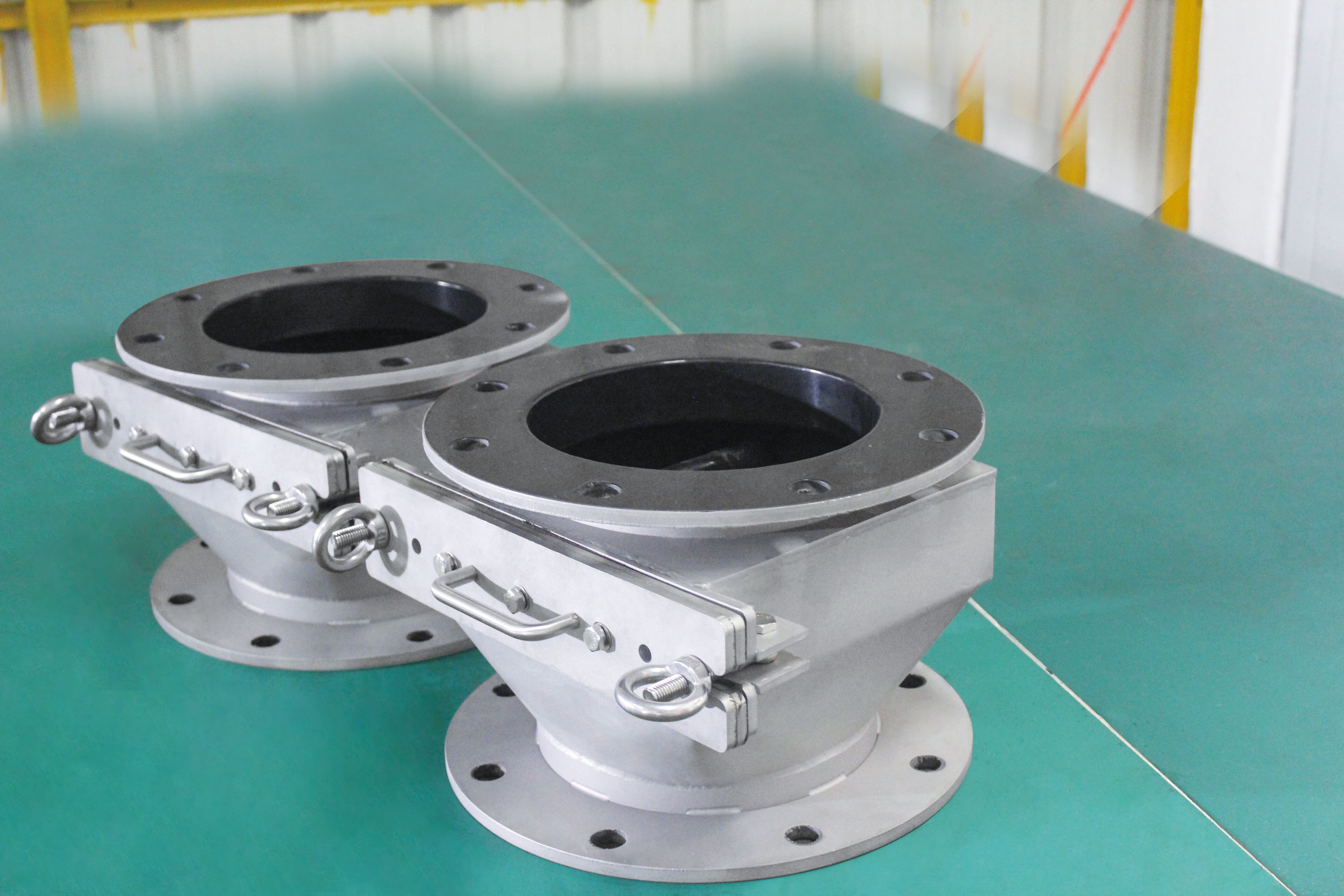 Por que um removedor de ferro tipo gaveta manual é essencial na produção de pimenta em pó?